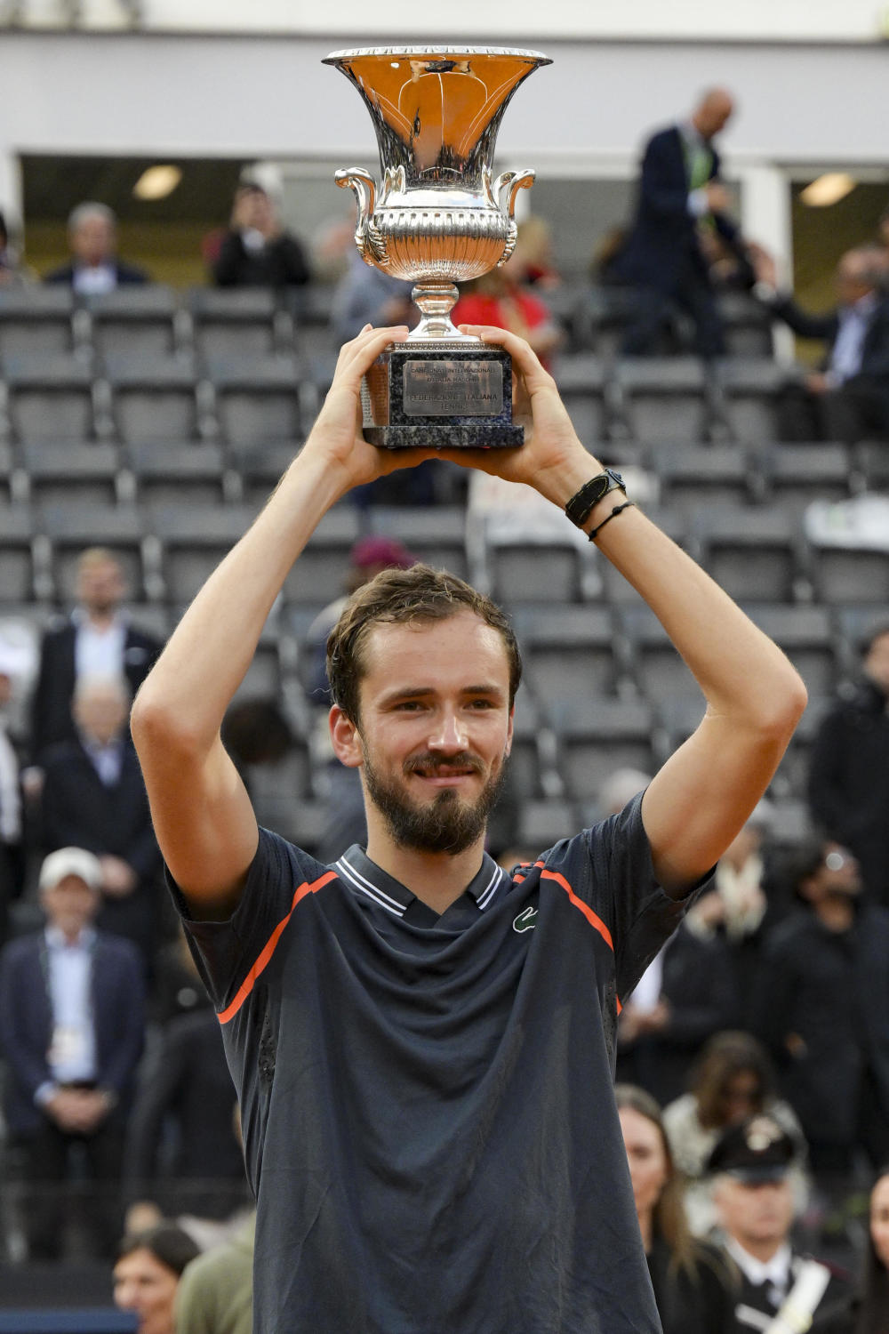 意大利网球队绝地反击法国网球队,梅德韦杰夫高光表现 意大利网球队绝地反击法国网球队,梅德韦杰夫高光表现