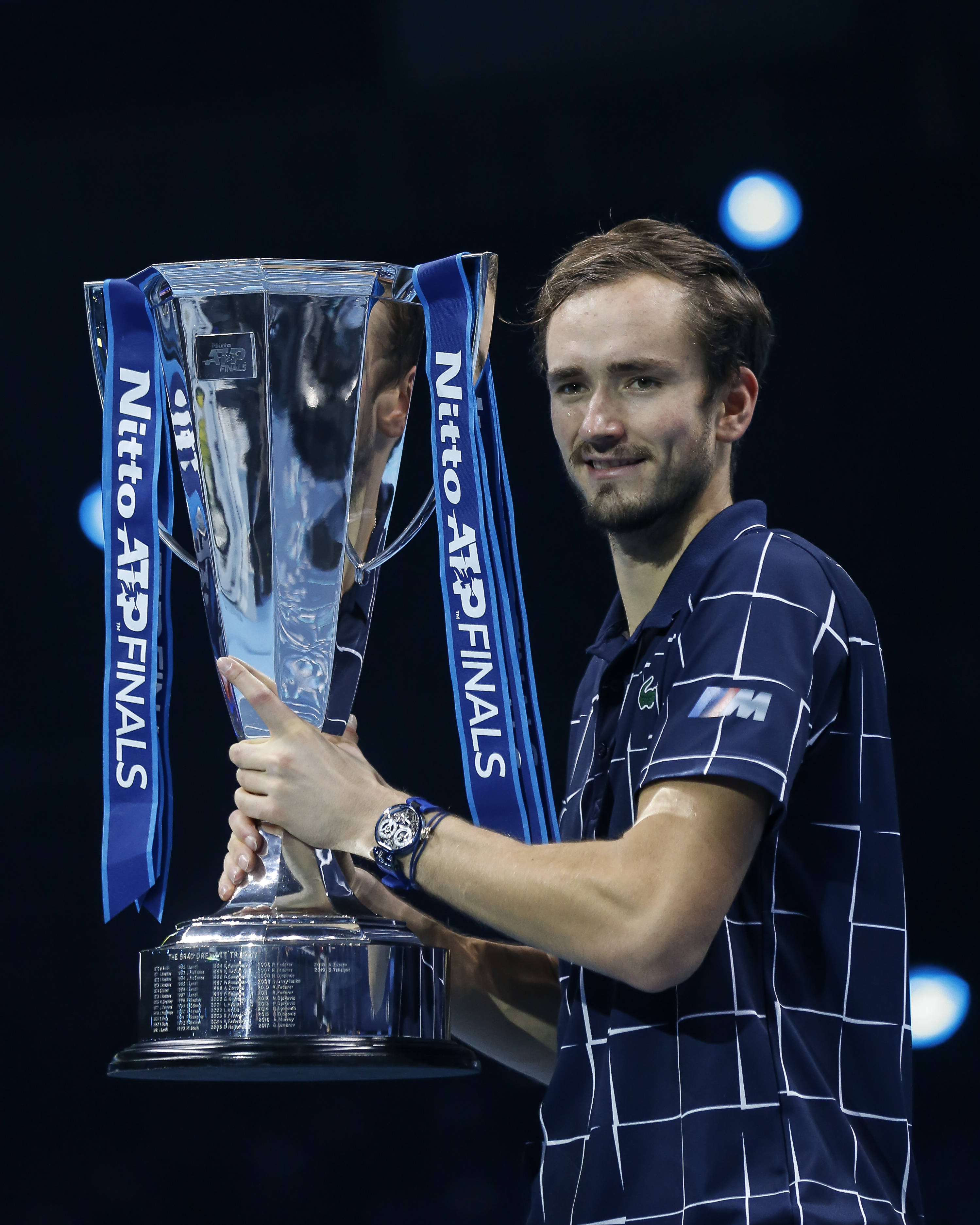 开云足球直播-德国网球队横扫世界网球队,梅德韦杰夫爆发神勇的简单介绍