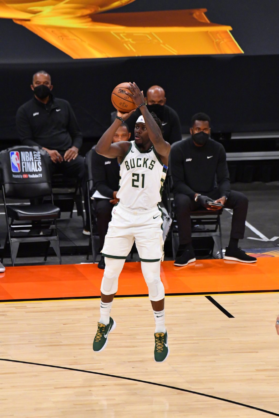 开云足球直播-包含雄鹿惨遭太阳逆转,遇到两连败!的词条