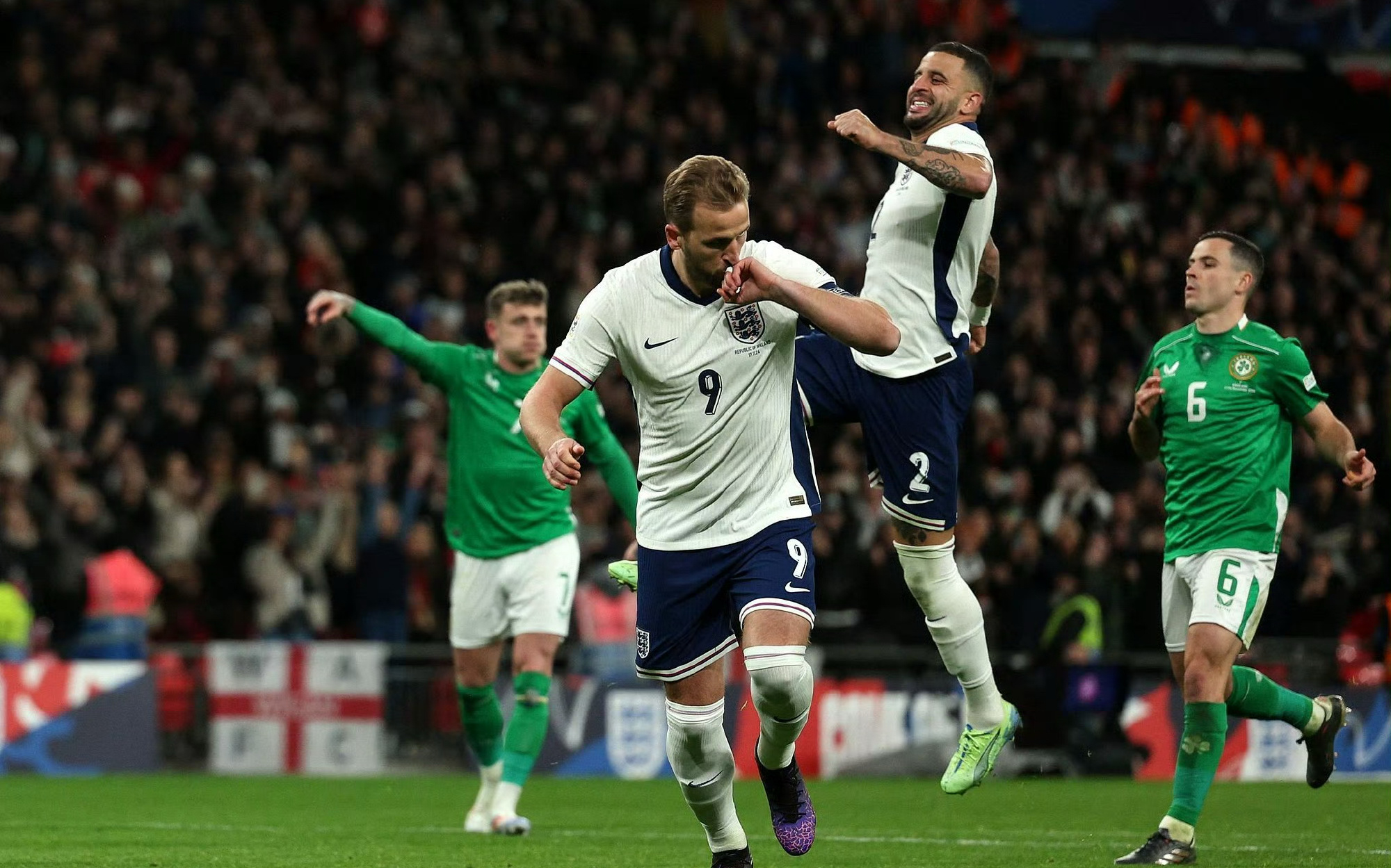 开云体育平台APP-包含热刺客场捧杯，凯恩完美演绎绝杀戏码的词条