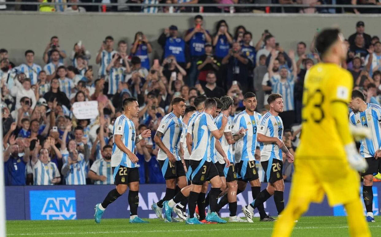 关于阿根廷队逆转智利队获得南美洲杯亚军的信息