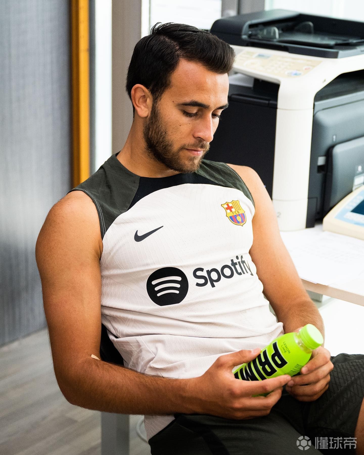 欧洲强队签下新球员备战新赛季的简单介绍