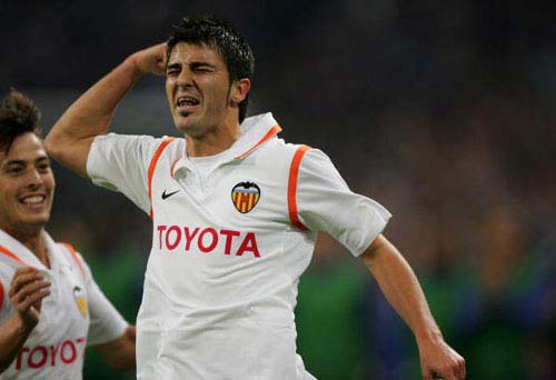 开云足球直播-包含瓦伦西亚轻取德国，阿奎罗高光表现的词条