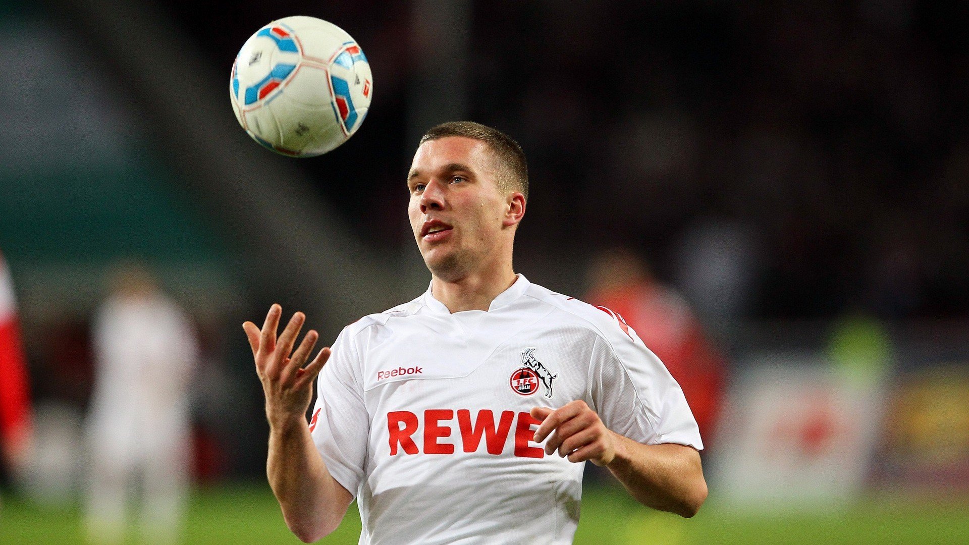 苏亚雷斯关键回合不手软，尼斯终结拜仁—黑马奇迹背后的战术与意志