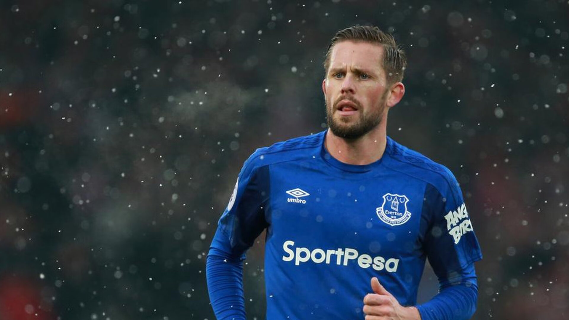 开云足球直播-英格拉姆硬仗之王本色尽显，马刺末节发力偷走开拓者胜利