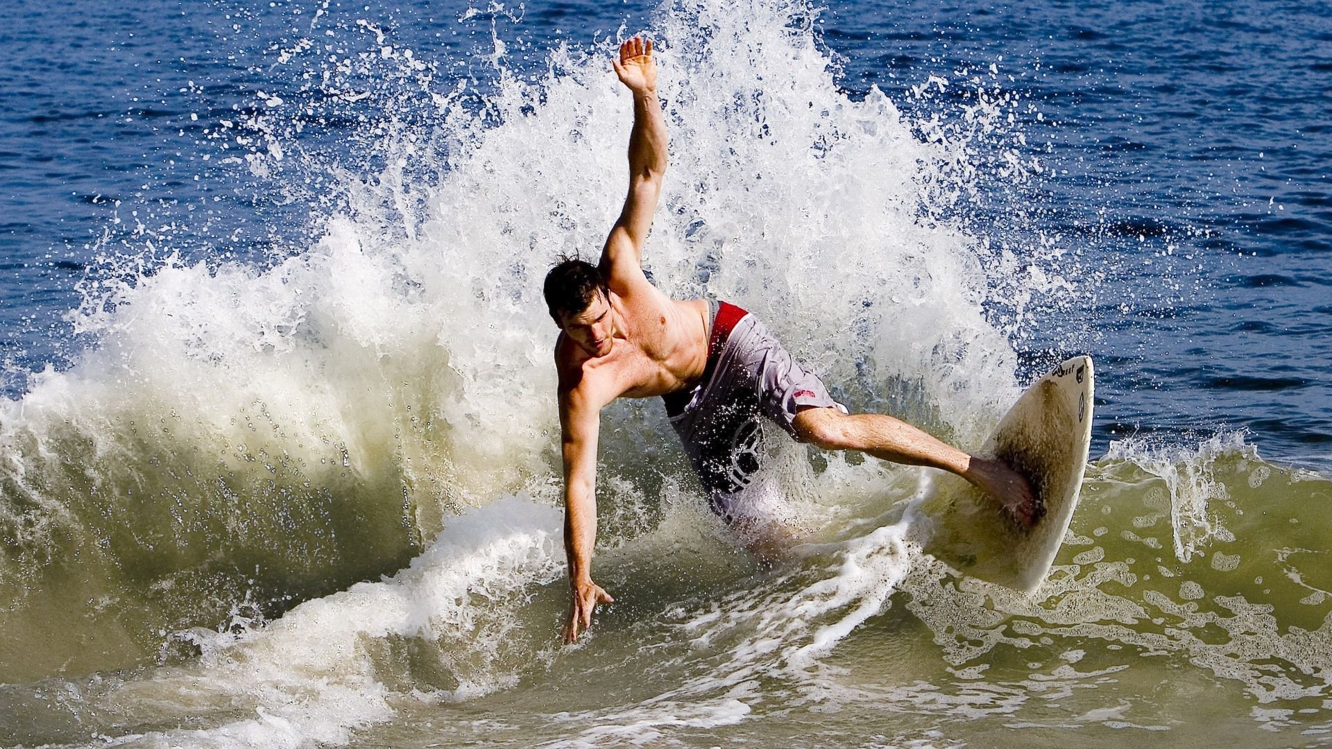 阿尔卡拉斯，从温网鏖战到美网封王，一位新星如何点燃全球赛场